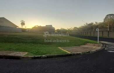 Imagem: O terreno possui 549m² de Área e está localizado em Parque