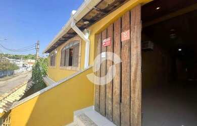 Imagem: A casa possui 4 Dormitórios, 3 Banheiros, 1 Vaga na garagem