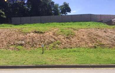 Imagem: O terreno possui 250m² de Área e está localizado em Louveira