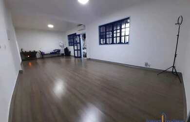 Imagem: A casa em condomínio possui 4 Dormitórios, 3 Banheiros, 4