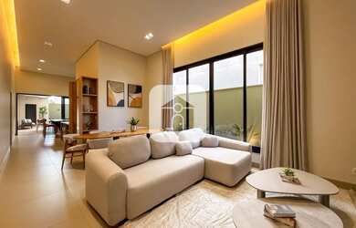 Imagem: A casa em condomínio possui 4 Dormitórios, 5 Banheiros, 4