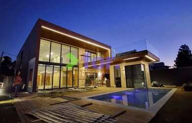 Imagem: A casa em condomínio possui 3 Dormitórios, 5 Banheiros, 5