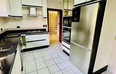 Imagem 8: RR8027 Casa 520m² CONDOMÍNIO RESIDENCIAL 1 - OPORTUNIDADE - 4 Suítes 6 Vagas - Santana de