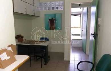 Imagem: O depósito possui 1 Vaga na garagem, 22m² de Área e está