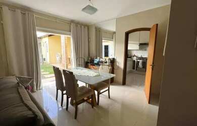 Imagem: A casa possui 3 Dormitórios, 4 Banheiros, 4 Vagas na garagem