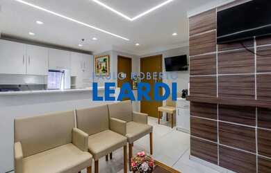 Imagem: O depósito possui 2 Vagas na garagem, 71m² de Área e está