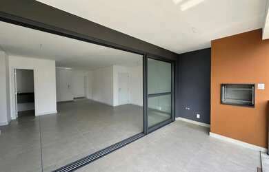 Imagem: O apartamento possui 1 Dormitório, 3 Banheiros, 2 Vagas na