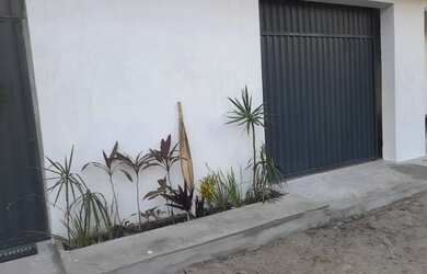 Imagem: A casa possui 1 Dormitório, 1 Banheiro e está localizado em