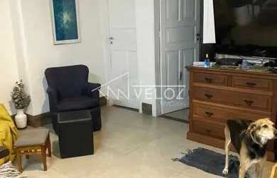 Imagem: O apartamento possui 2 Dormitórios, 2 Banheiros, 60m² de Área