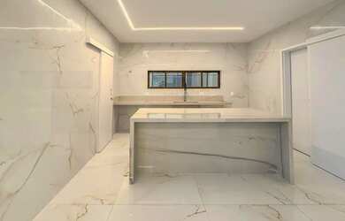 Imagem: A casa em condomínio à venda possui 3 Dormitórios, 4 Banheiros