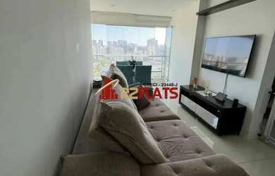 Imagem: O apartamento possui 1 Dormitório, 1 Banheiro, 1 Vaga na garagem