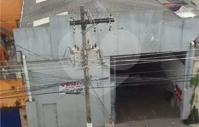 Imagem: O depósito possui 5 Vagas na garagem, 440m² de Área e está