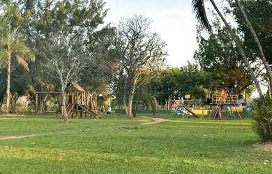 Imagem: O terreno possui 1037m² de Área e está localizado em Parque