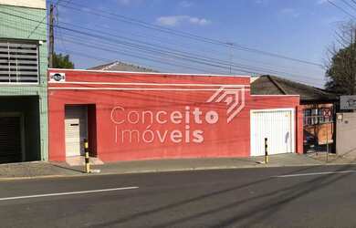 Imagem: A casa possui 5 Dormitórios, 3 Banheiros, 2 Vagas na garagem