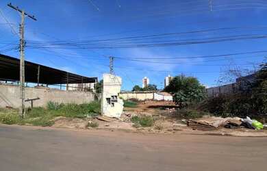 Imagem: O terreno possui 897m² de Área e está localizado em Parque