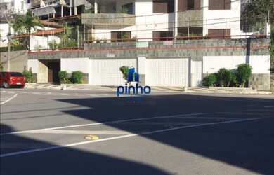 Imagem: A casa possui 5 Dormitórios, 5 Banheiros, 5 Vagas na garagem