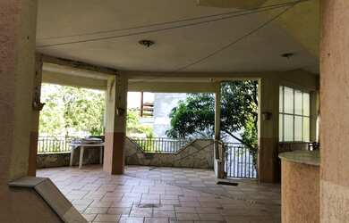 Imagem: A casa em condomínio possui 4 Dormitórios, 2 Banheiros, 1