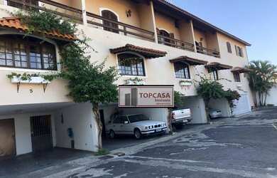 Imagem: A casa possui 3 Dormitórios, 4 Banheiros, 2 Vagas na garagem