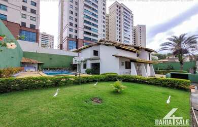 Imagem: A casa à venda possui 4 Dormitórios, 5 Banheiros, 2 Vagas