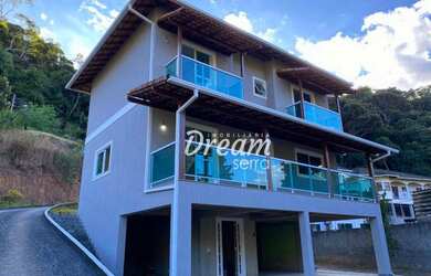 Imagem: A casa em condomínio possui 3 Dormitórios, 2 Banheiros, 5