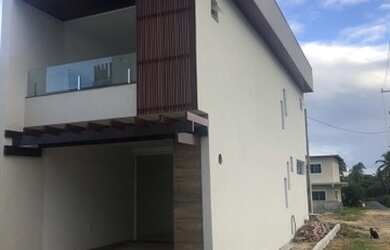 Imagem: A casa em condomínio possui 3 Dormitórios, 3 Banheiros, 2