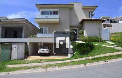 Imagem: A casa em condomínio possui 3 Dormitórios, 5 Banheiros, 4