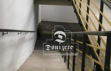 Imagem: O depósito possui 1 Vaga na garagem, 1.793m² de Área e está