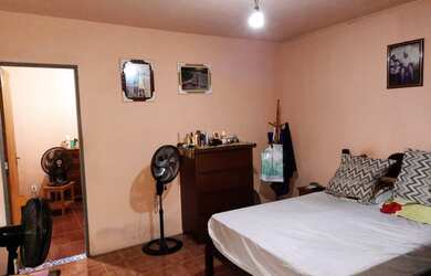 Imagem: A casa possui 1 Dormitório, 1 Banheiro, 90m² de Área e está