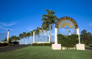 Imagem: O terreno possui 2.380m² de Área e está localizado em Loteamento