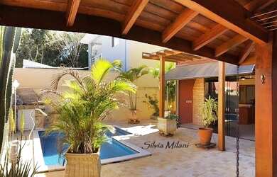 Imagem: A casa em condomínio possui 5 Dormitórios, 5 Banheiros, 4