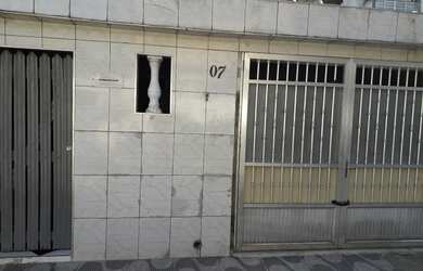 Imagem: A casa possui 1 Dormitório, 1 Banheiro, 2 Vagas na garagem