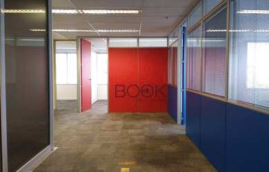 Imagem: O depósito possui 4 Vagas na garagem e 100m² de Área e está