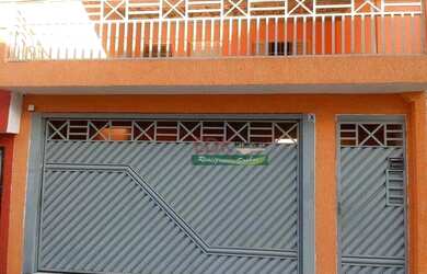 Imagem: A casa possui 3 Dormitórios, 3 Banheiros, 2 Vagas na garagem