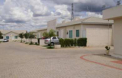 Imagem: A casa em condomínio possui 2 Dormitórios, 2 Banheiros, 2