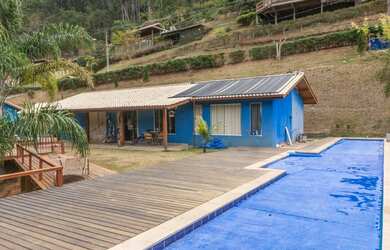 Imagem: A casa em condomínio à venda possui 3 Dormitórios, 5 Banheiros