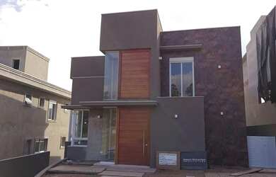 Imagem: A casa em condomínio possui 4 Dormitórios, 5 Banheiros, 5