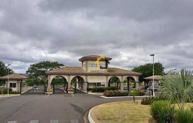 Imagem: A casa em condomínio possui 3 Dormitórios, 5 Banheiros, 230m²