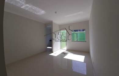 Imagem: A casa possui 2 Dormitórios, 1 Banheiro, 1 Vaga na garagem