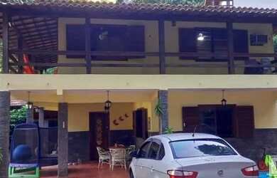 Imagem: A casa em condomínio possui 3 Dormitórios, 2 Banheiros, 5