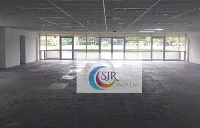 Imagem: O depósito possui 5 Vagas na garagem, 505m² de Área e está