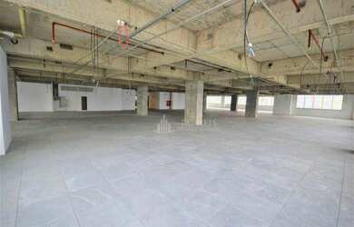 Imagem: O depósito possui 5 Vagas na garagem, 1.137m² de Área e