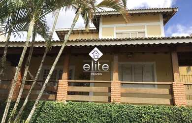 Imagem: A casa possui 5 Dormitórios, 5 Banheiros, 3 Vagas na garagem