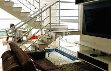 Imagem: A casa em condomínio possui 4 Dormitórios, 5 Banheiros, 2