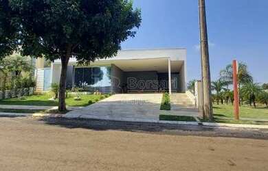 Imagem: A casa em condomínio possui 3 Dormitórios, 4 Banheiros, 4