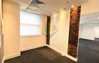 Imagem: O depósito possui 2 Vagas na garagem, 87m² de Área e está