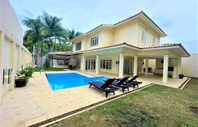 Imagem: A casa em condomínio possui 4 Dormitórios, 5 Banheiros, 4