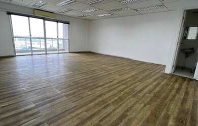 Imagem: O depósito possui 1 Vaga na garagem, 78m² de Área e está