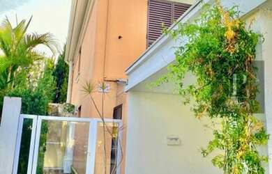 Imagem: A casa em condomínio possui 3 Dormitórios, 4 Banheiros, 2