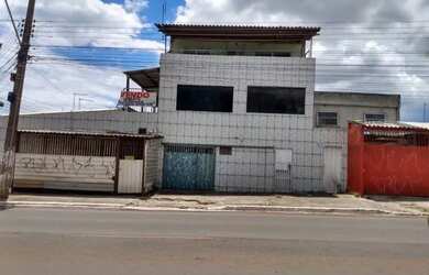 Imagem: A casa possui 5 Dormitórios, 2 Banheiros, 1 Vaga na garagem