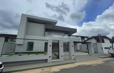 Imagem: A casa em condomínio possui 5 Dormitórios, 5 Banheiros, 5